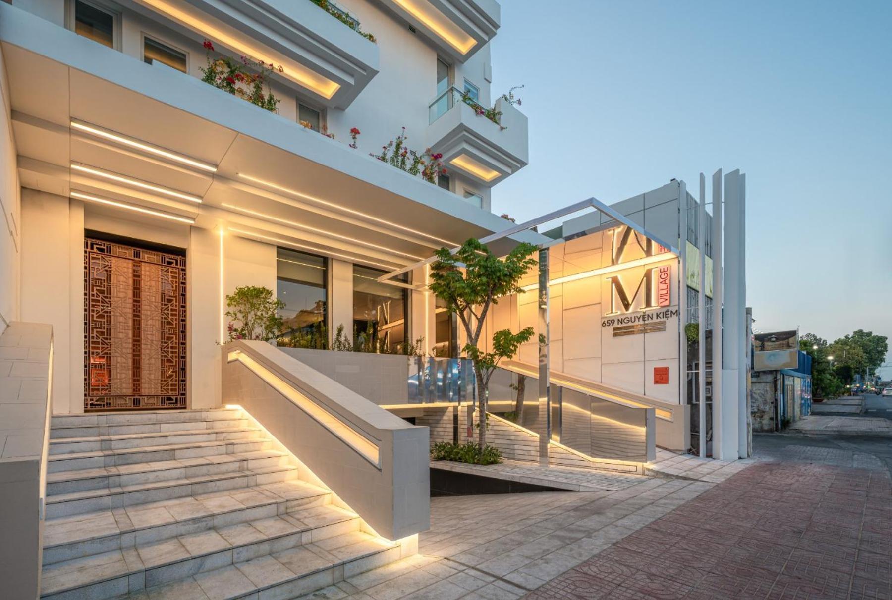 Hotel M Village Nguyen Kiem - Cosmo Airport